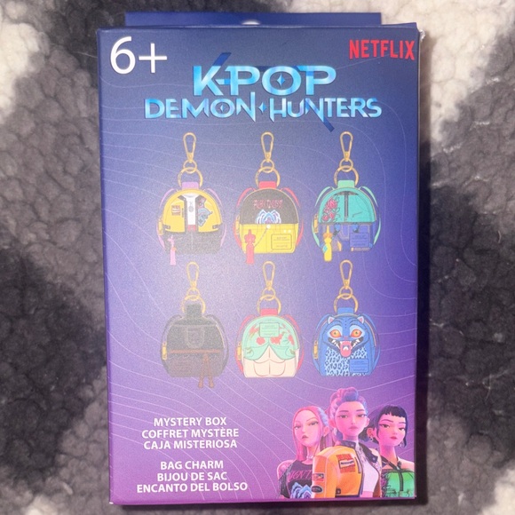 Rumi K-Pop Demon Hunters Loungefly Bag Charm Keychain Huntr/X Movies Netflix NIB - Picture 2 of 6